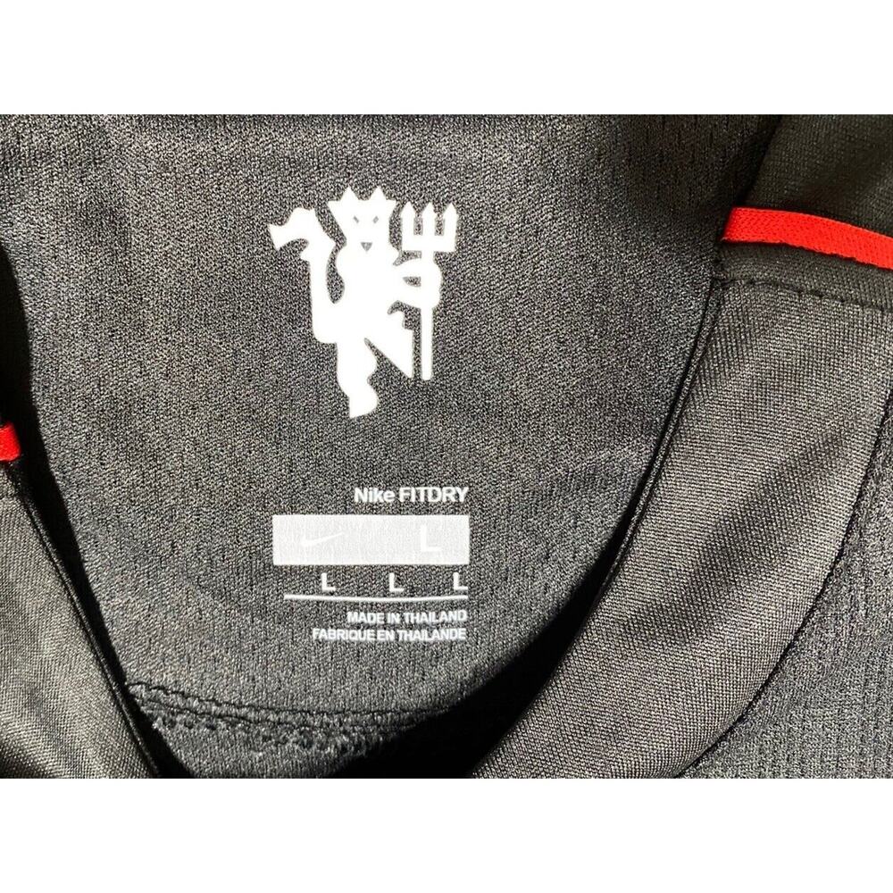 Manchester United | Men’s Large Retro Long-Sleeve Jersey - Picture 3 of 7